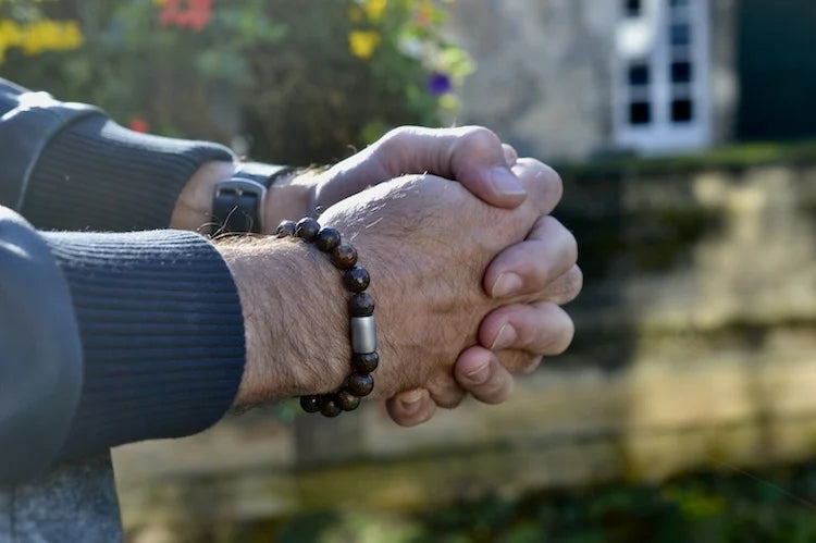 heren armband Magneet Bodhi, bronziet facet bruin, staal magneetsluiting staal lichtgrijs